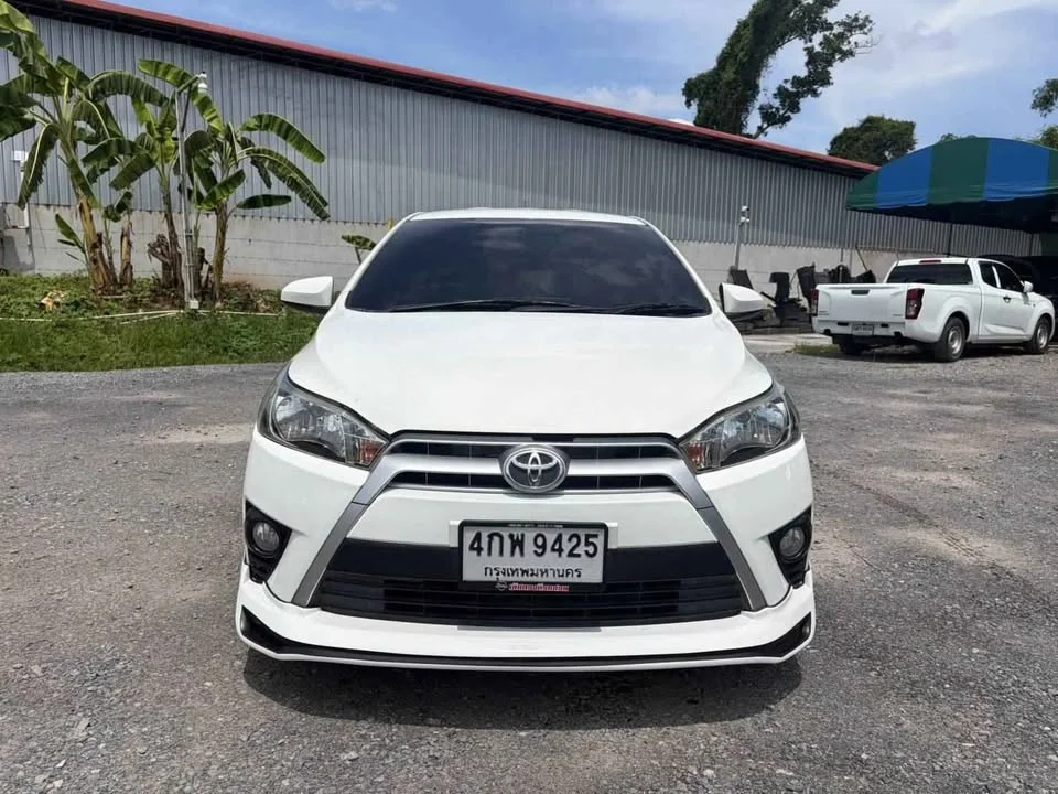 2015 Toyota Yaris III 3