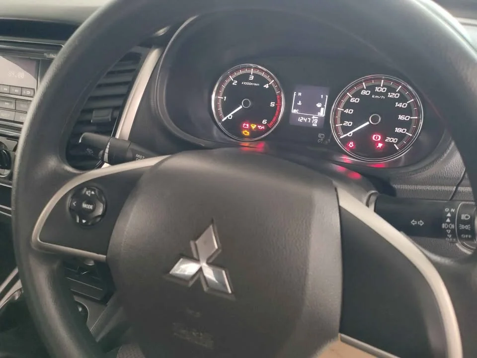 2022 Mitsubishi Triton V 2