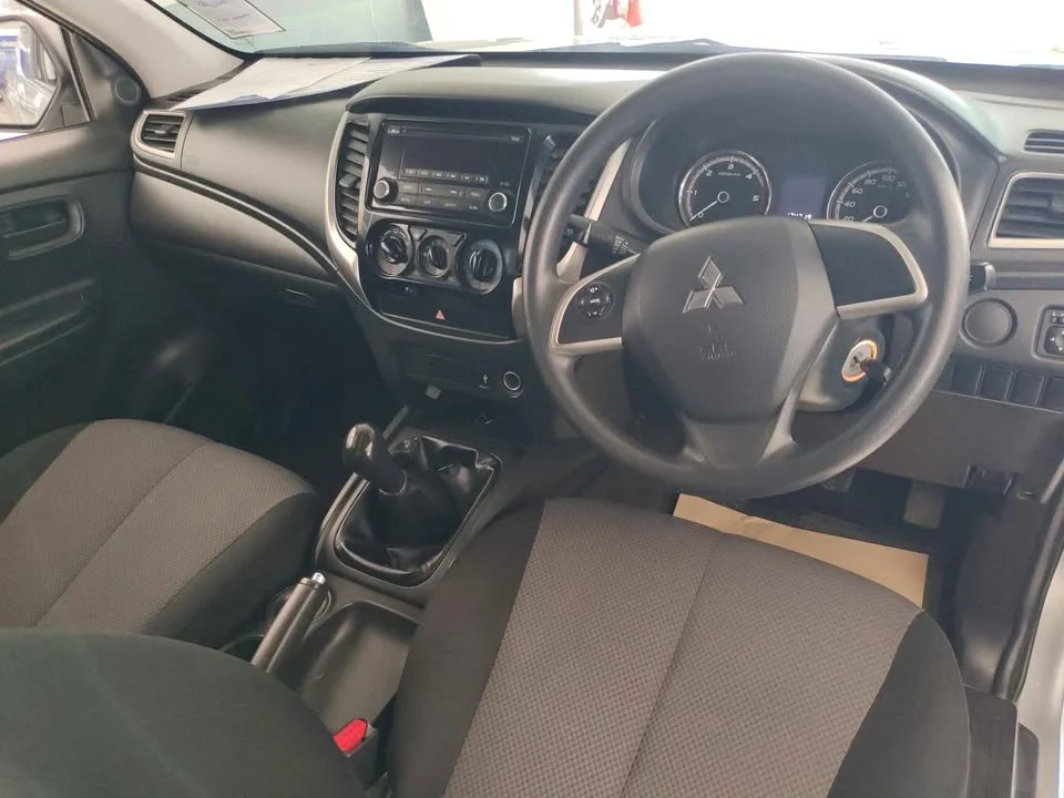 2022 Mitsubishi Triton V 3