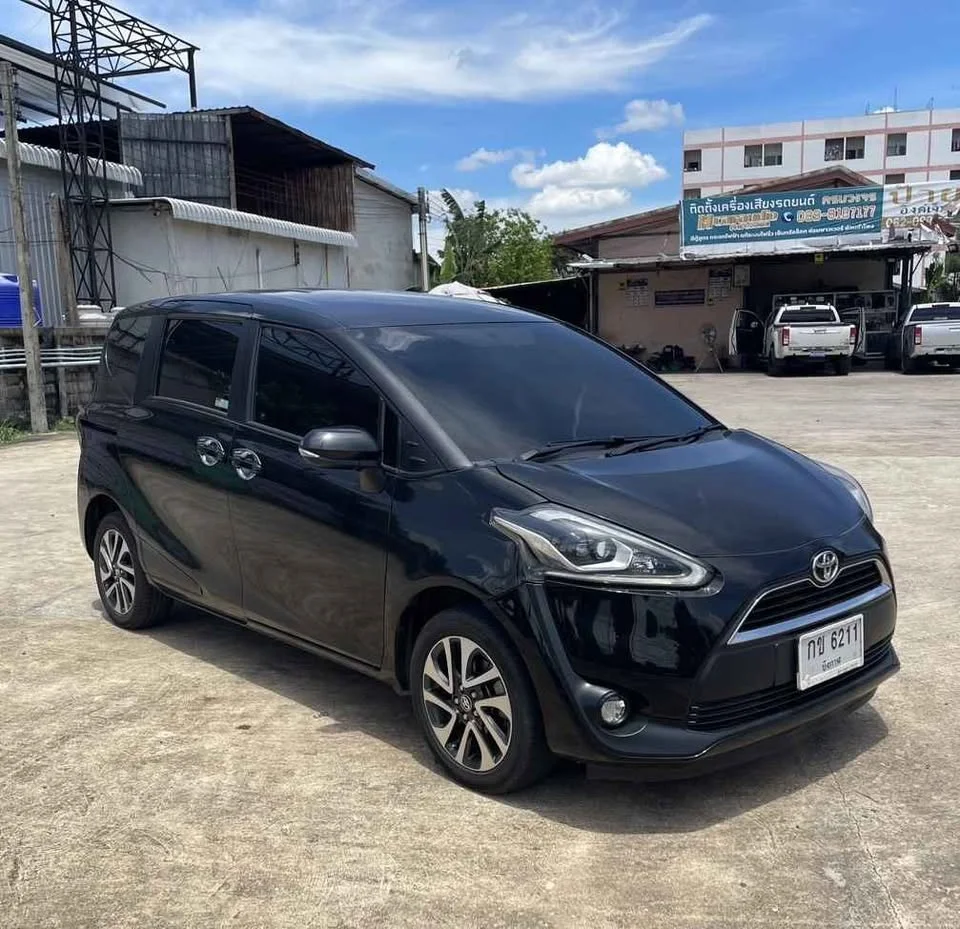 2018 Toyota Sienta II 3