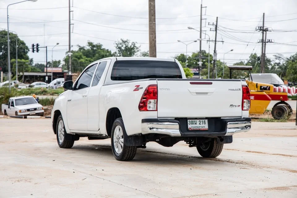 2022 Toyota Hilux VIII 2