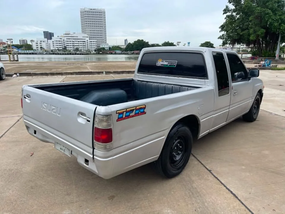 1992 Isuzu TFR III 3