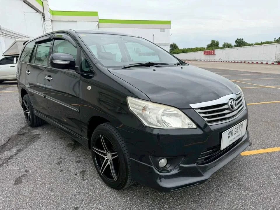 2011 Toyota Innova I 2
