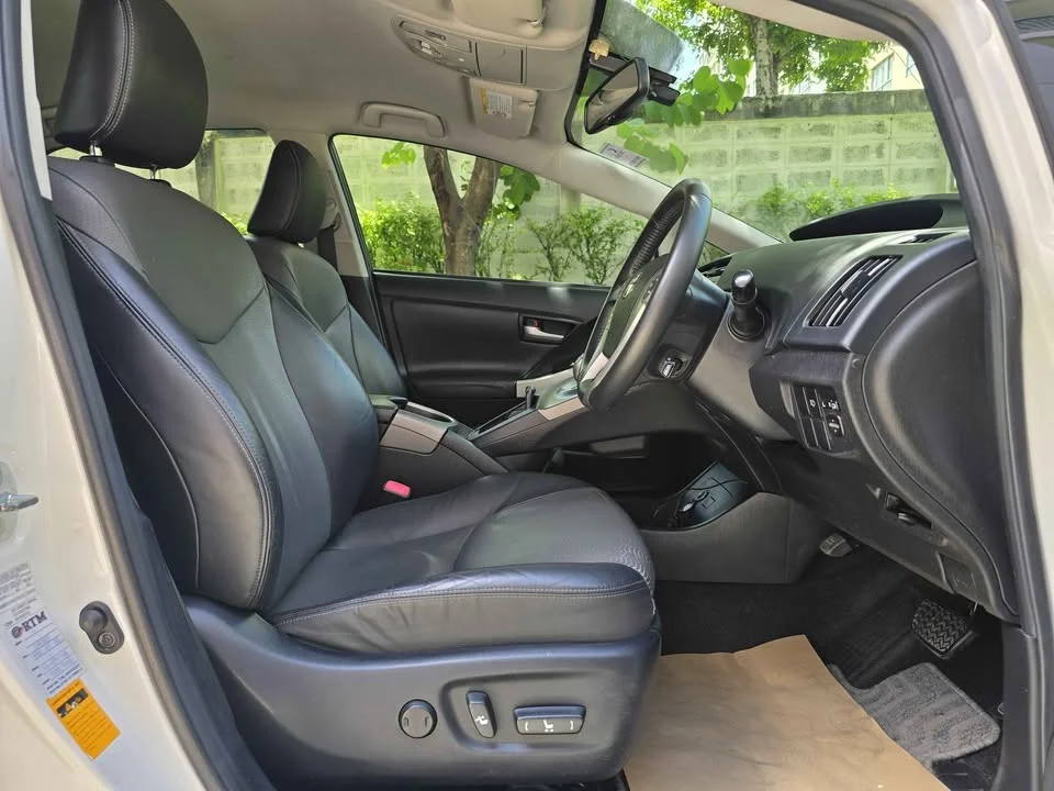 2012 Toyota Prius III 3