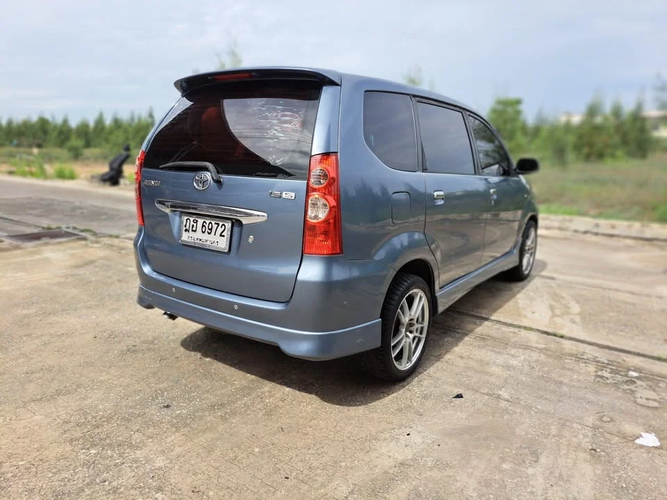 2010 Toyota Avanza I 3