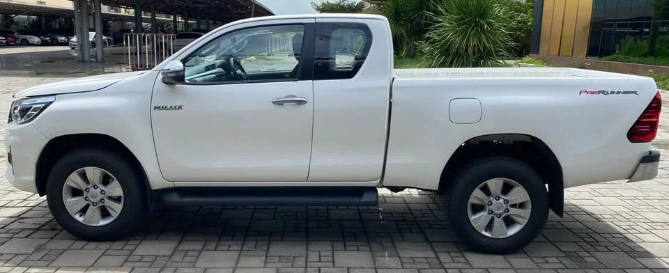 2018 Toyota Hilux VIII 2