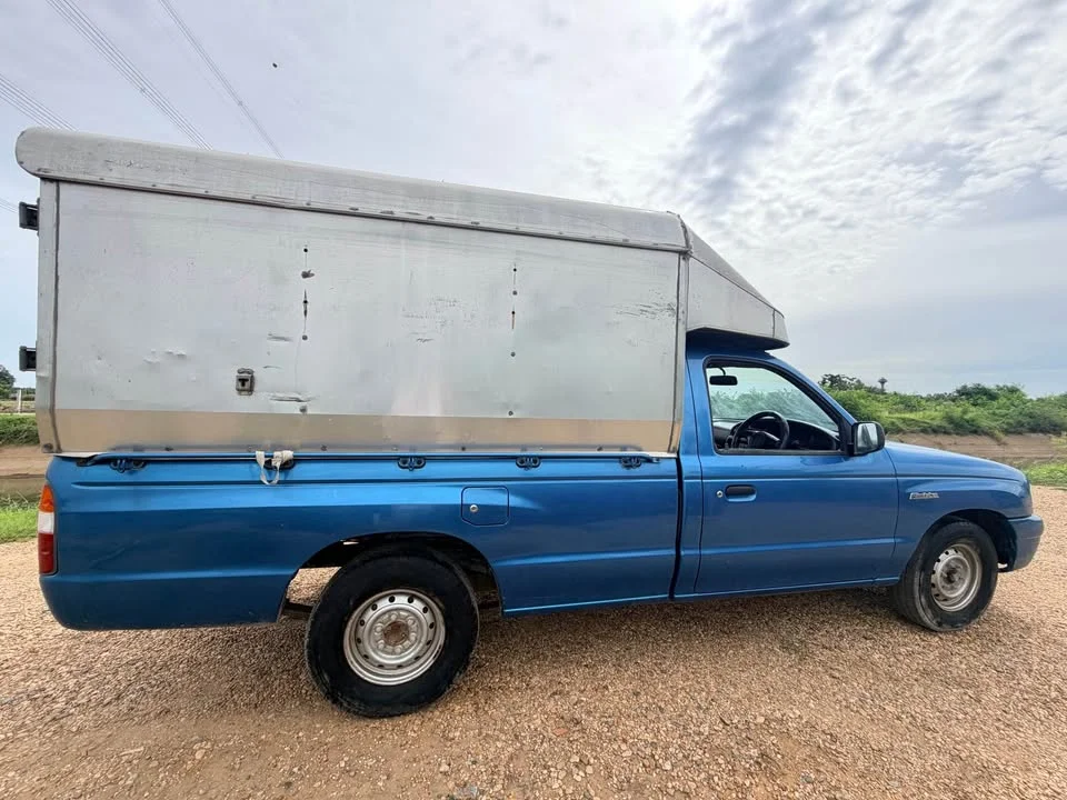 2001 Mazda 2500 Fighter V 2