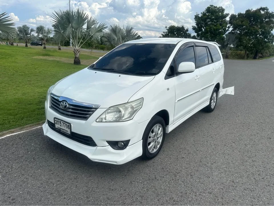 2013 Toyota Innova I 2