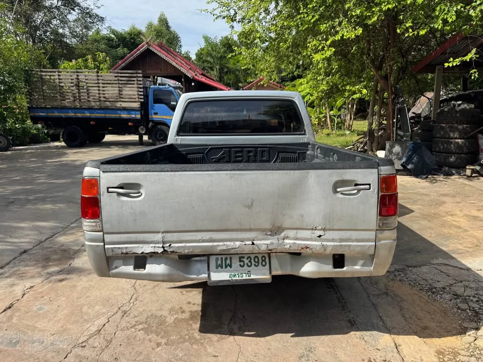 1994 Isuzu TFR III 2