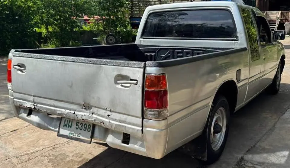 1994 Isuzu TFR III 2