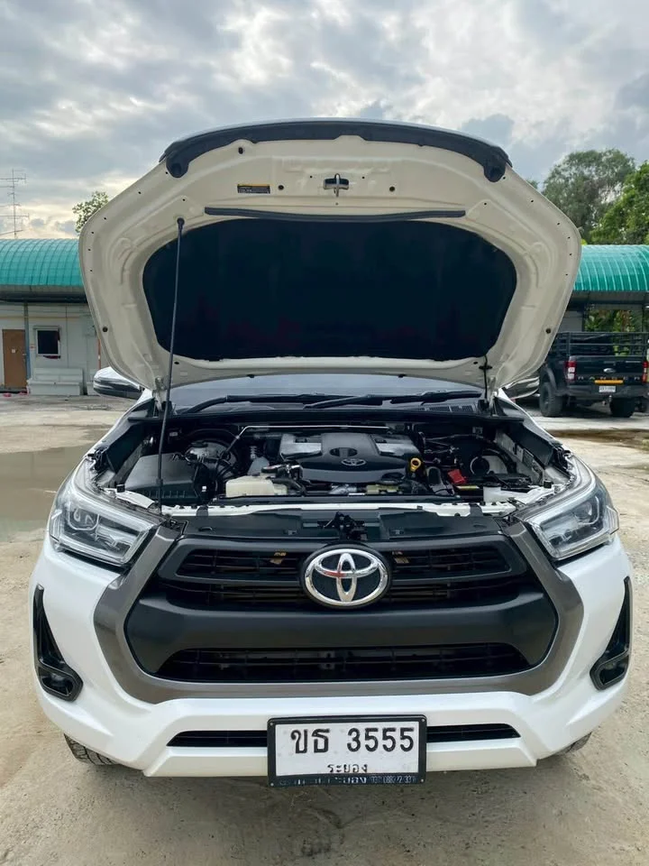 2021 Toyota Hilux VIII 2