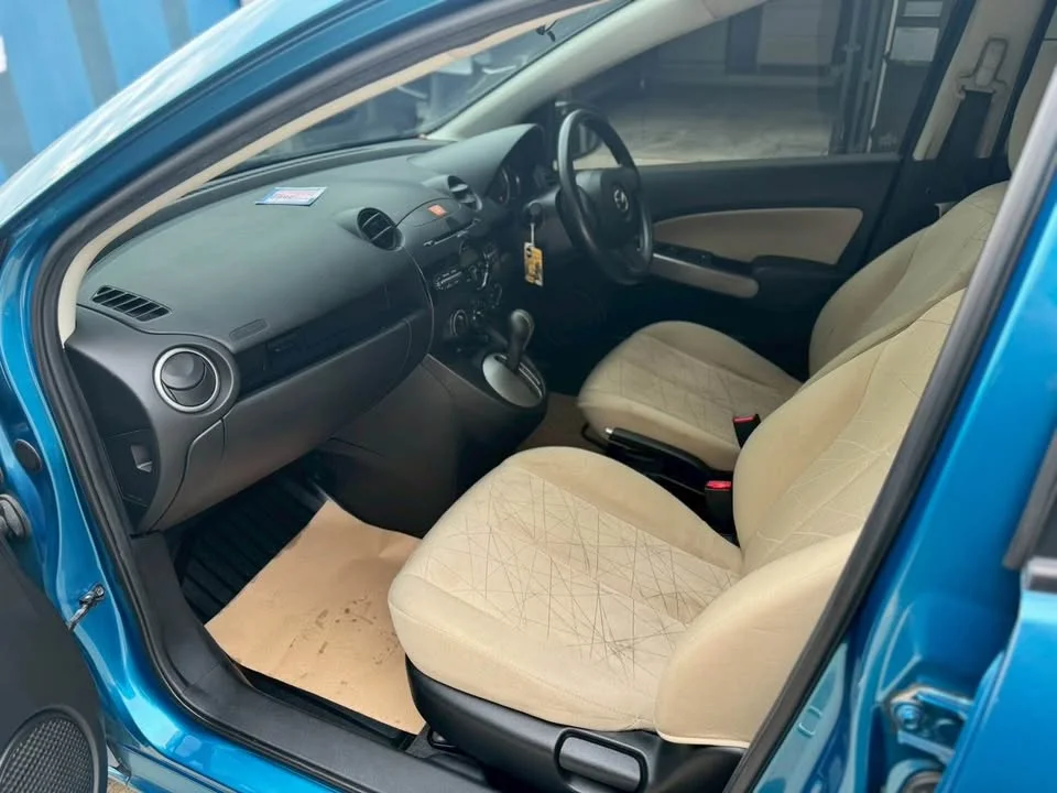 2012 Mazda 2 II 3