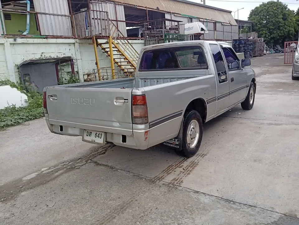 1996 Isuzu TFR III 3