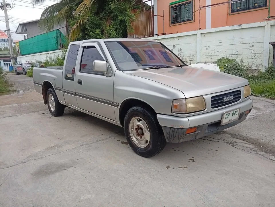 1996 Isuzu TFR III 3