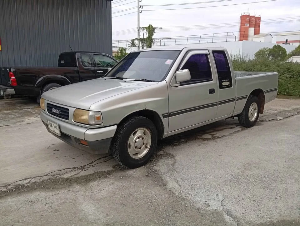 1996 Isuzu TFR III 2