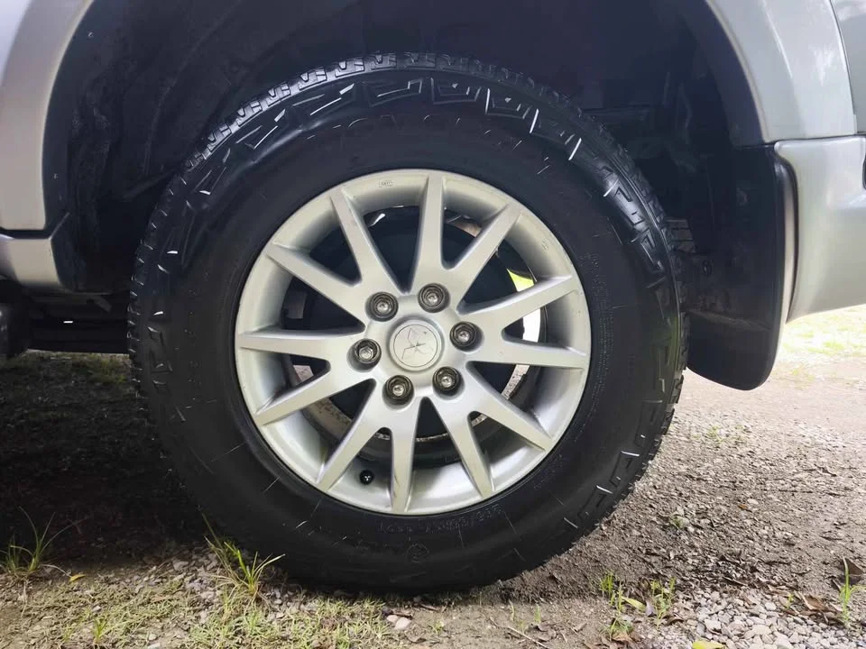 2012 Mitsubishi Pajero Sport II 2