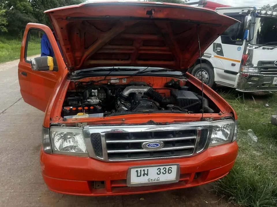 2004 Mazda 2500 Fighter V 3