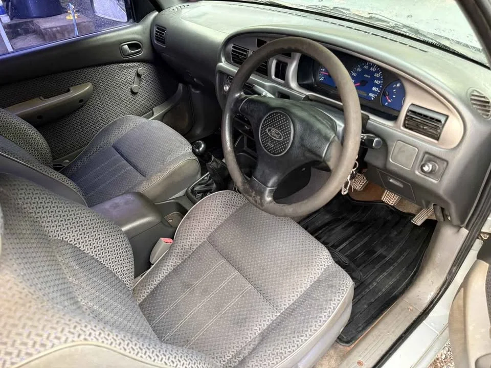 2005 Mazda 2500 Fighter V 2