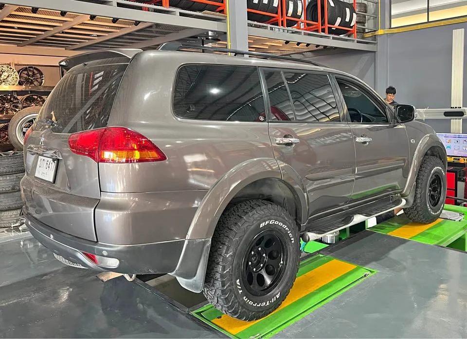 2012 Mitsubishi Pajero Sport II 2