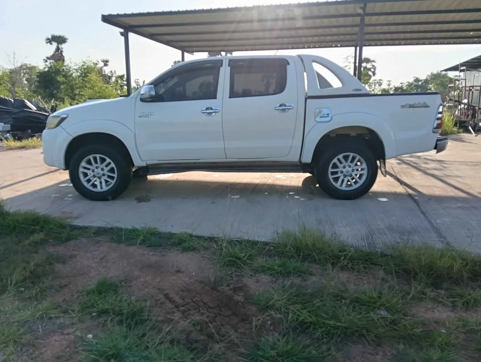 2013 Toyota Hilux VII 2
