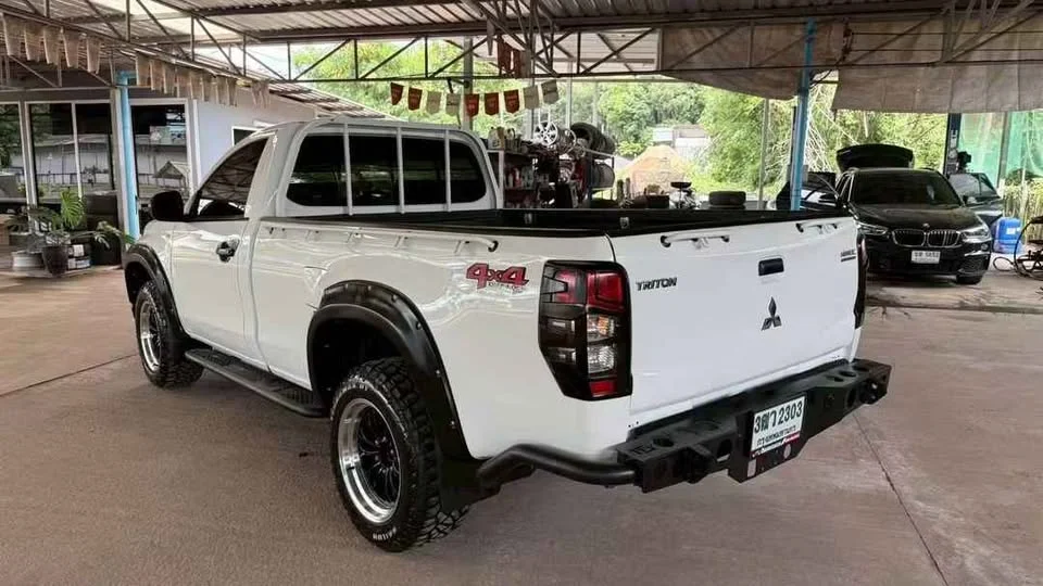2022 Mitsubishi Triton V 3
