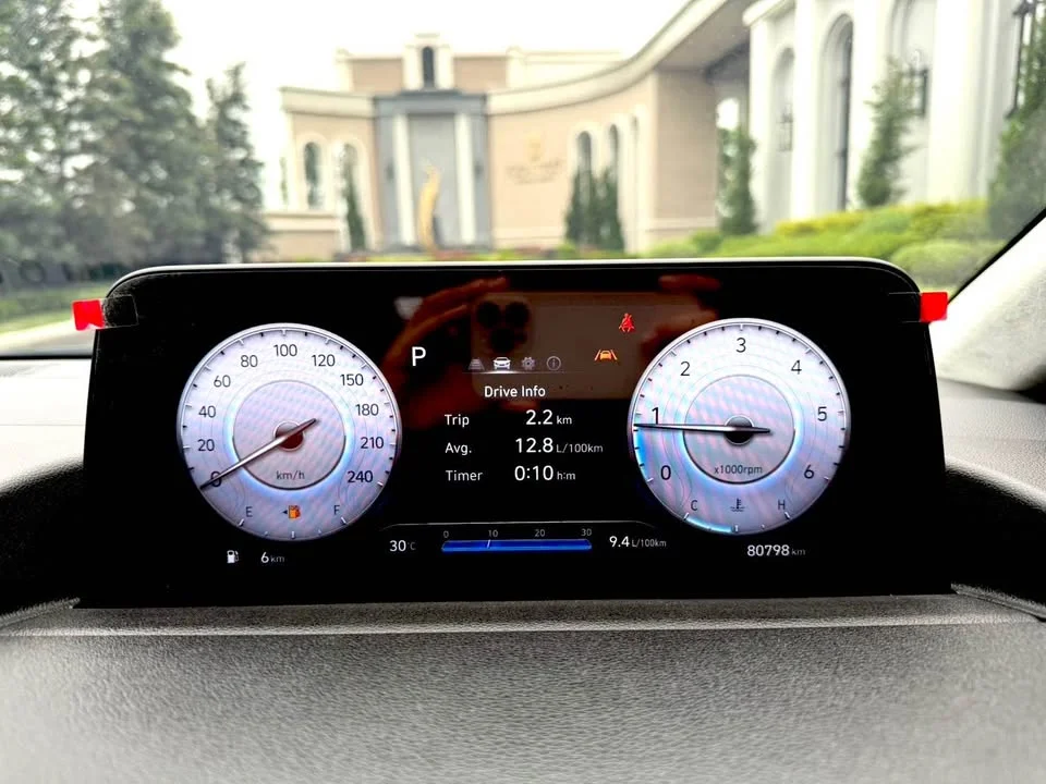 2023 Hyundai Staria US4 3