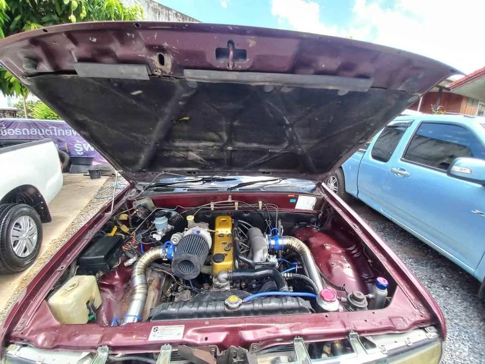 1998 Isuzu TFR III 3