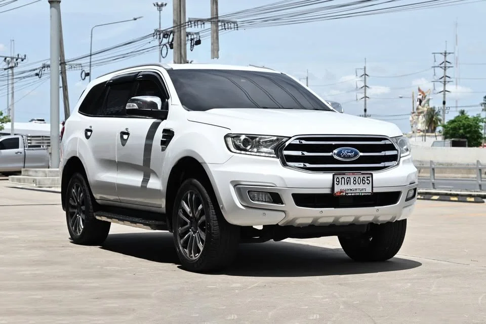 2019 Ford Everest II 3