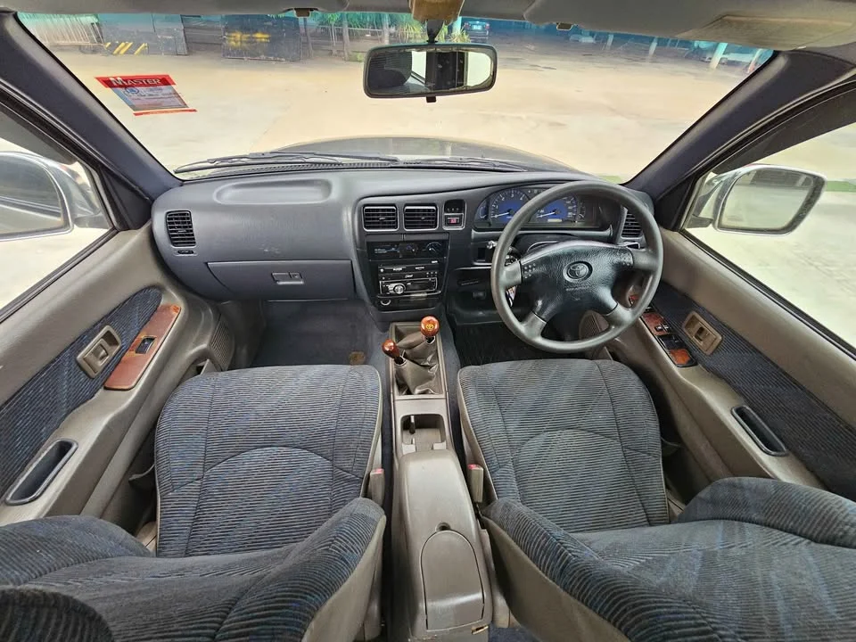 2003 Toyota Hilux Tiger VI 2