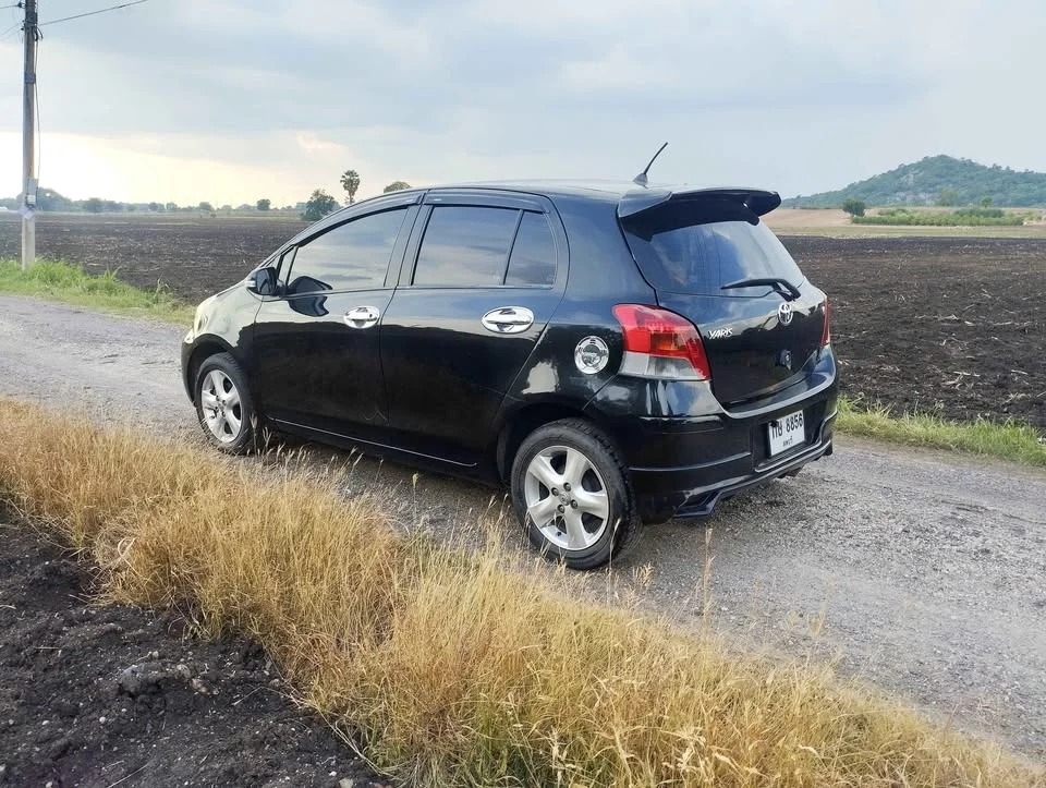 2010 Toyota Yaris II 3