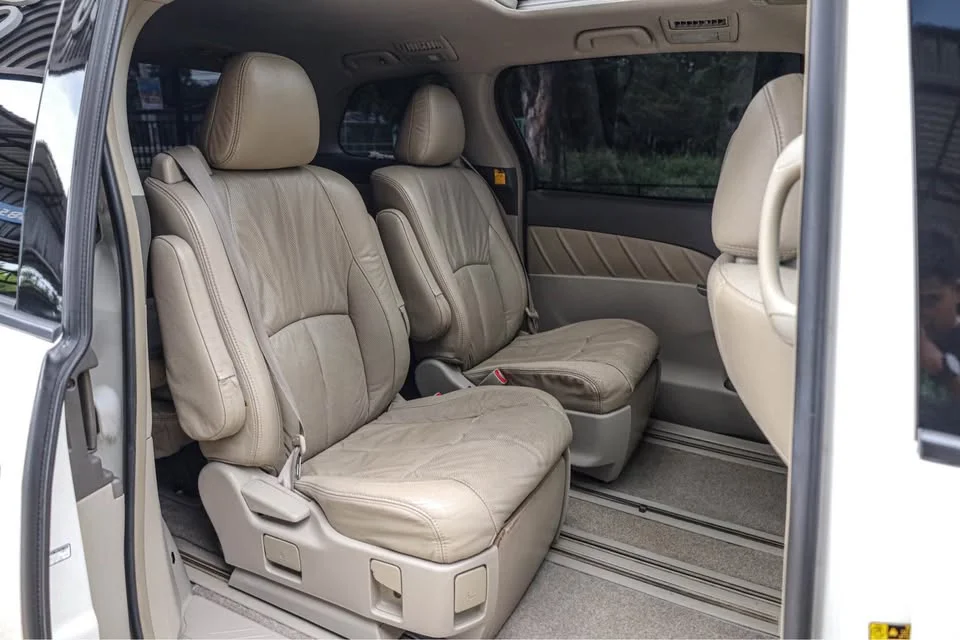 2007 Toyota Estima III 2