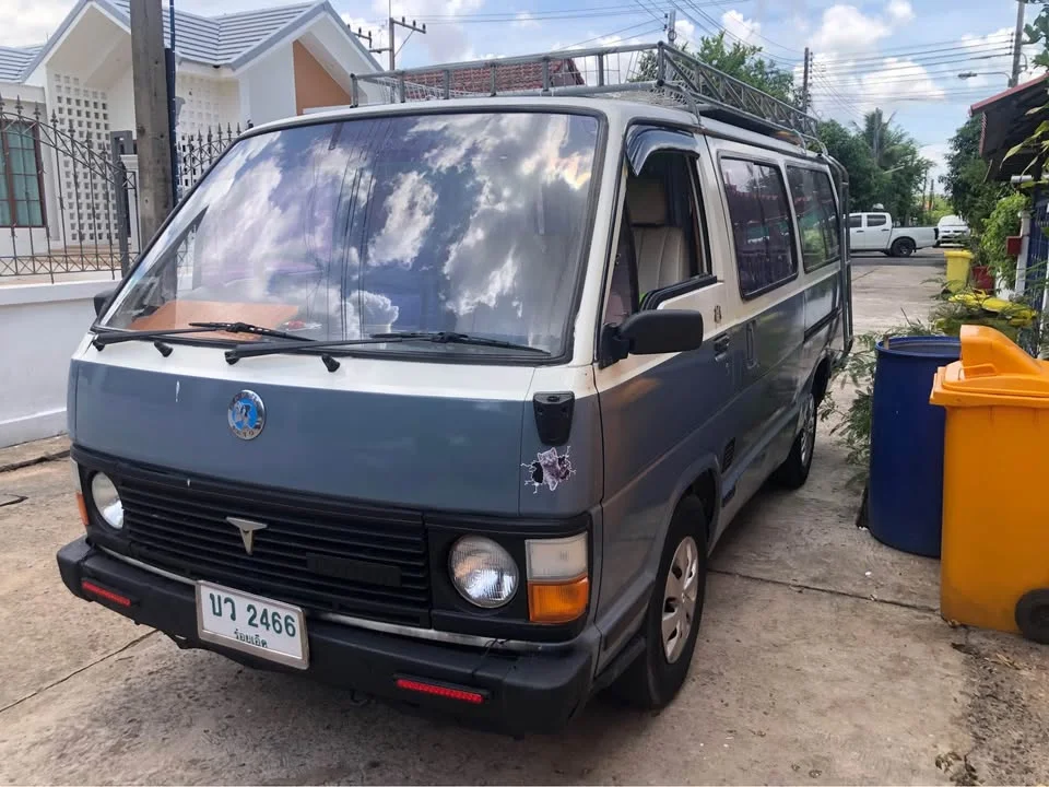 1990 Toyota Commuter III 2