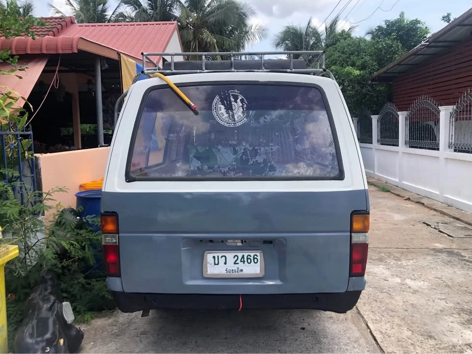 1990 Toyota Commuter III 3