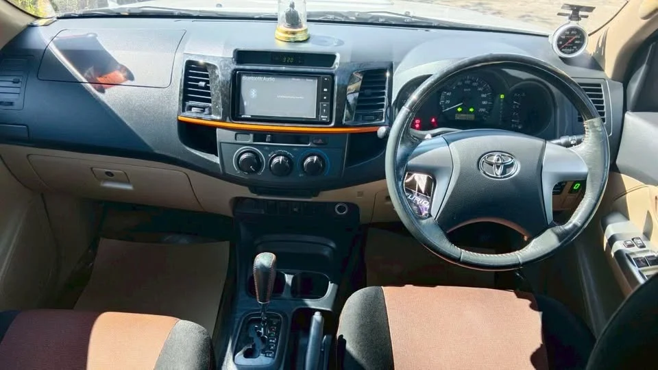 2013 Toyota Hilux VII 2