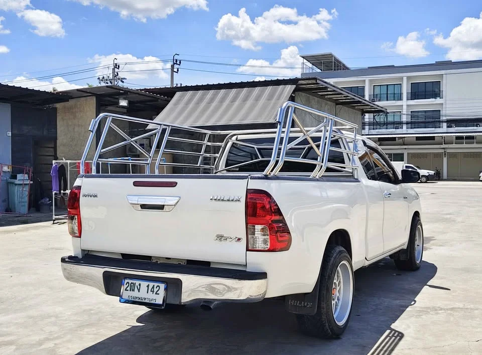 2017 Toyota Hilux VIII 3