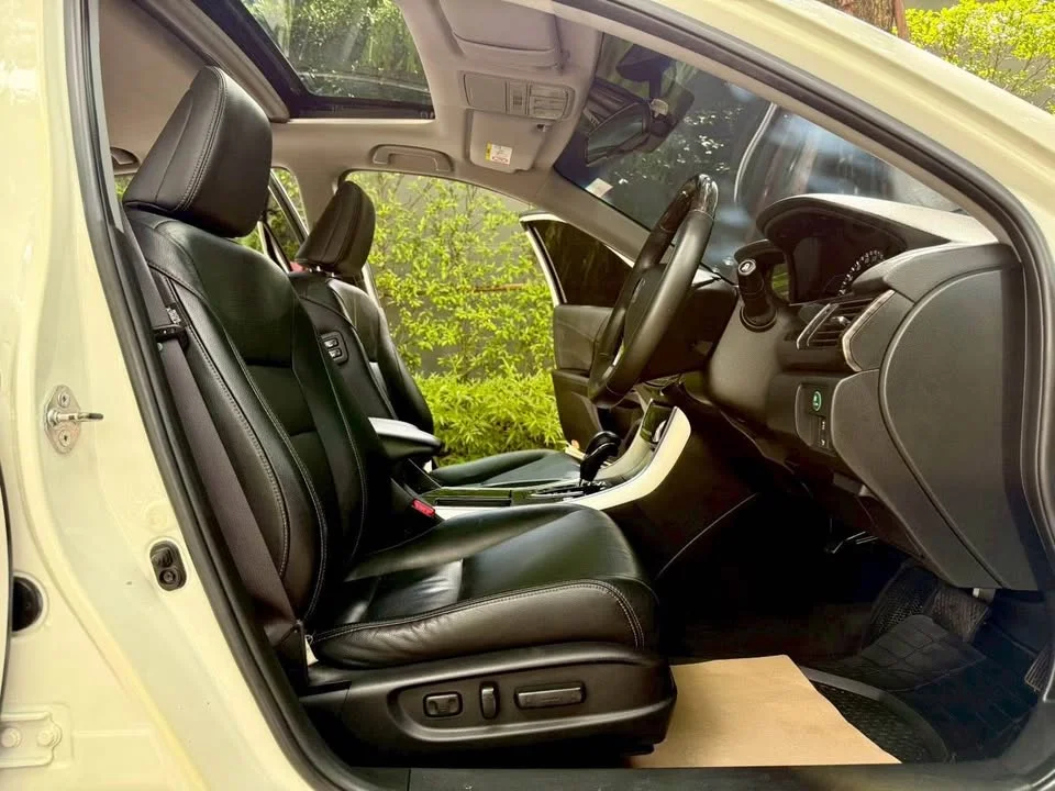 2016 Honda Accord IX 3