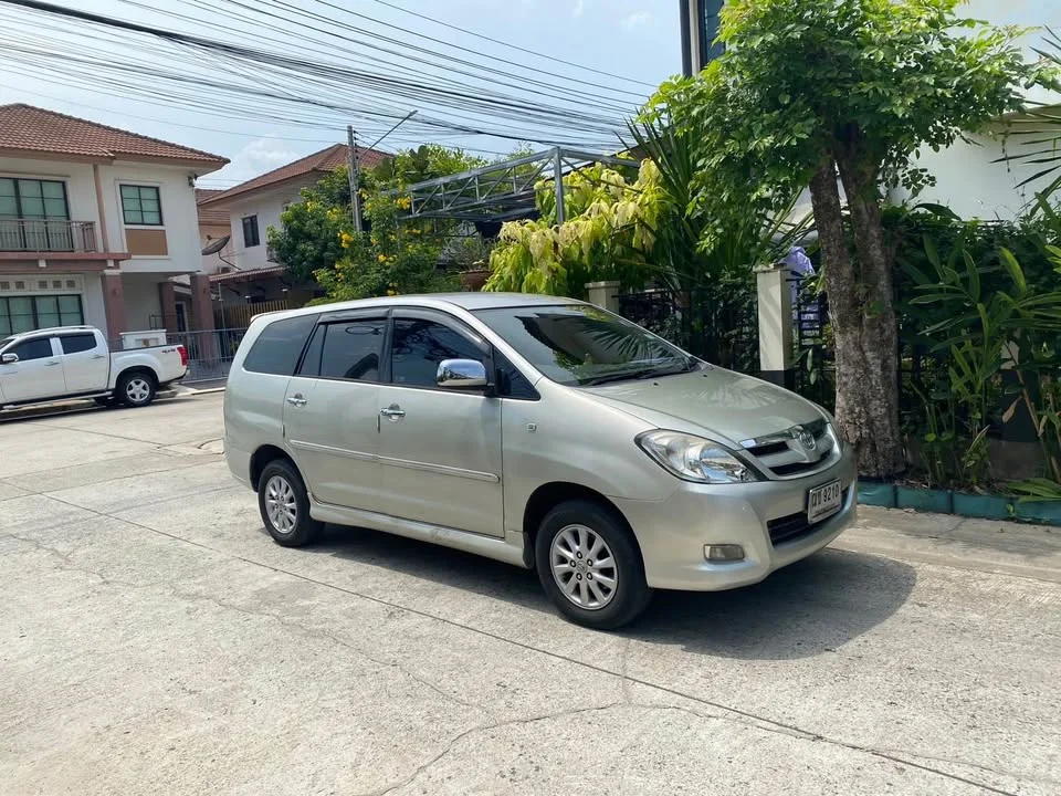 2009 Toyota Innova I 3