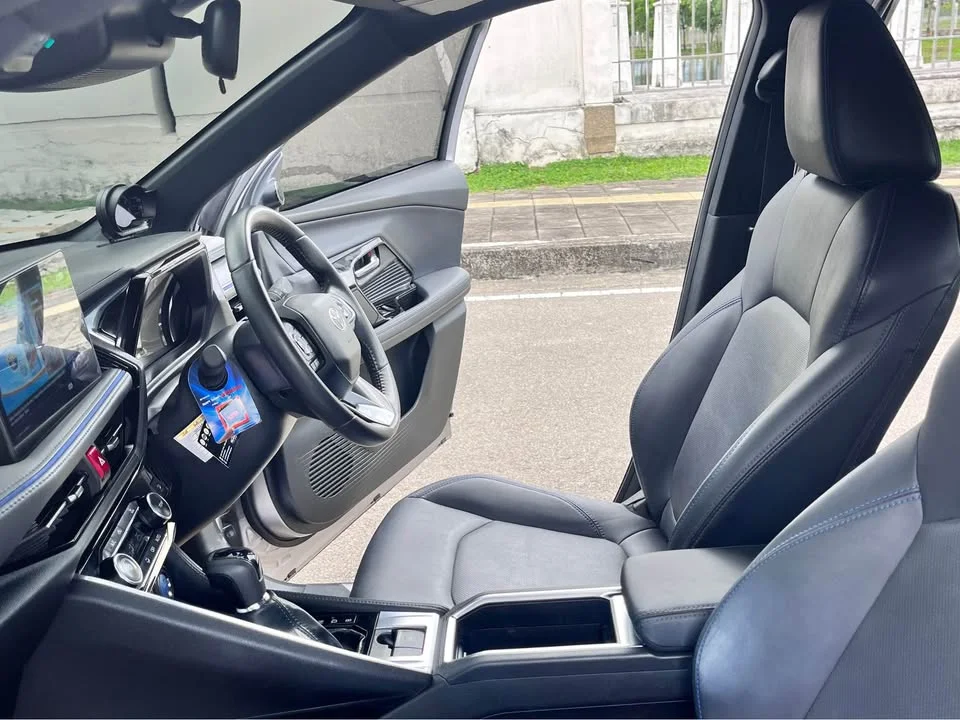 2024 Toyota Yaris Cross AC200 3