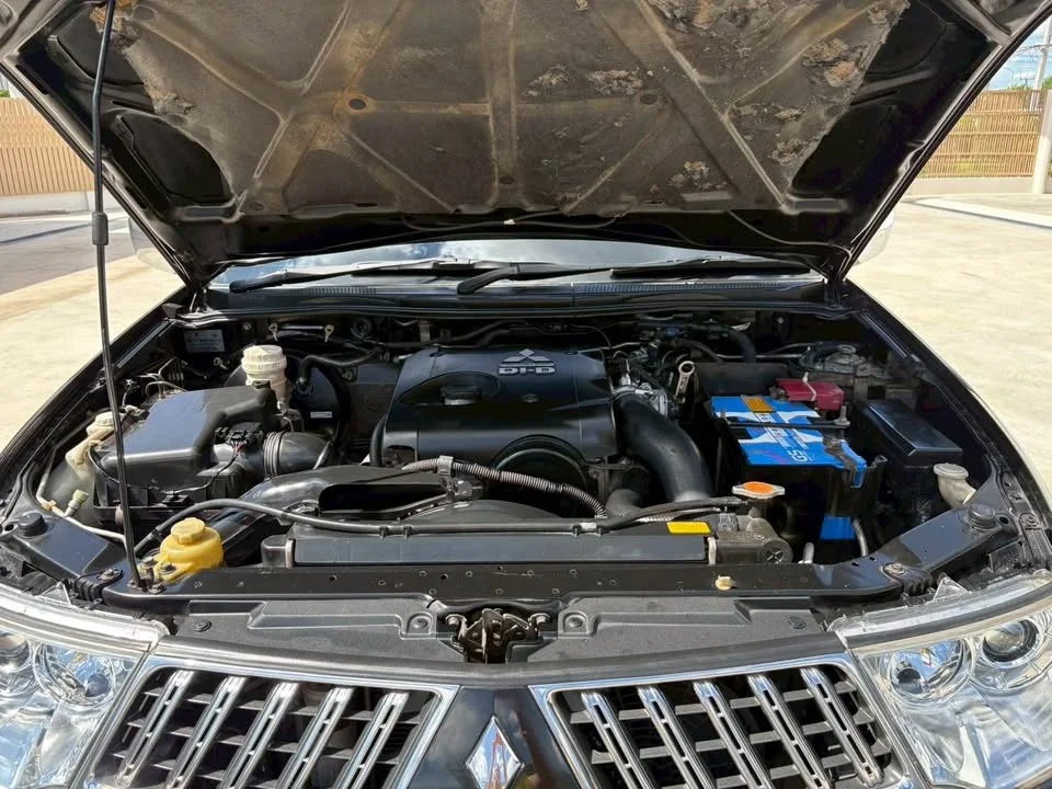 2013 Mitsubishi Pajero Sport II 2