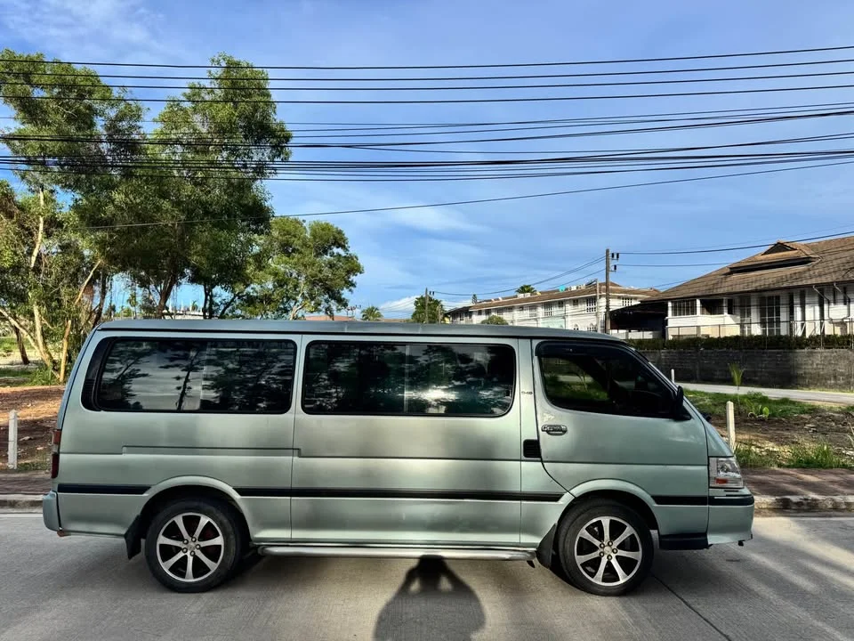 2001 Toyota Commuter IV (H100) 2