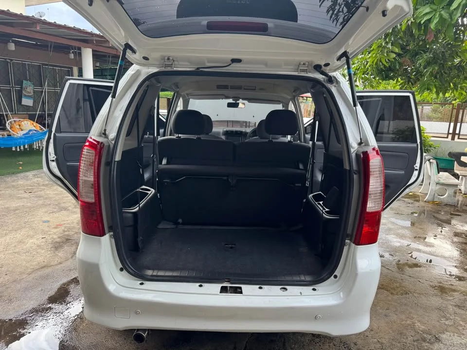 2004 Toyota Avanza I 2