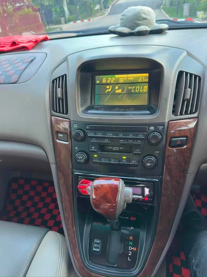 2000 Toyota Harrier I 2