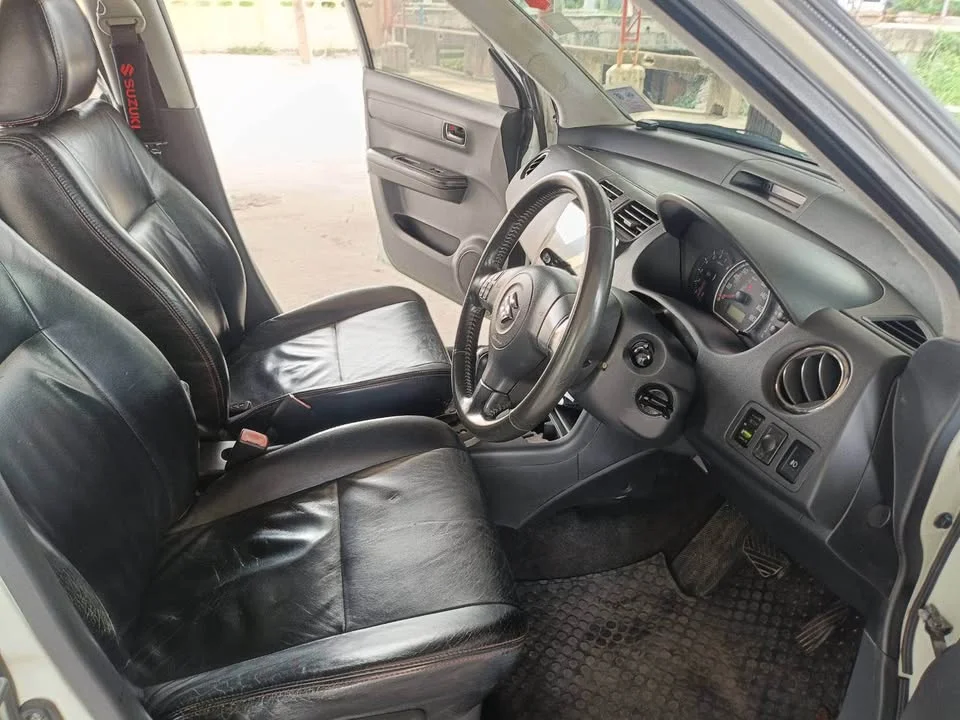 2010 Suzuki Swift I 3