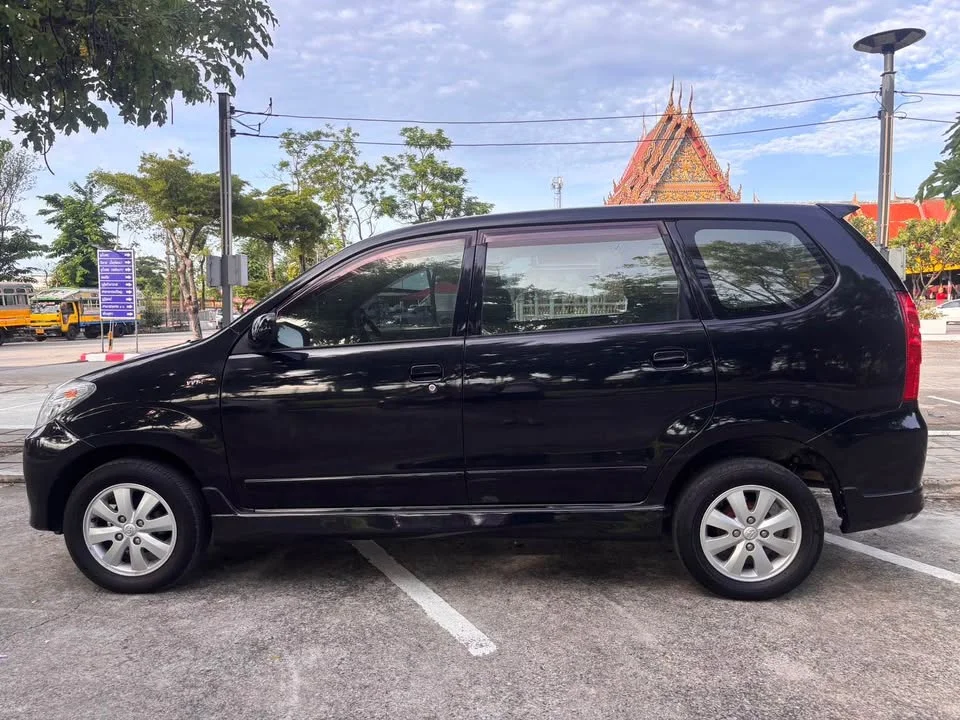 2010 Toyota Avanza I 2