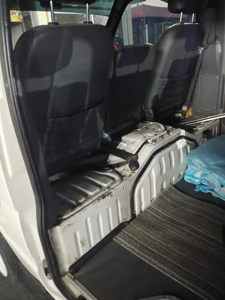 2000 Toyota Commuter IV (H100) 2