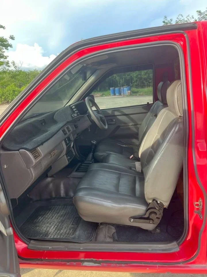 1995 Isuzu TFR III 2