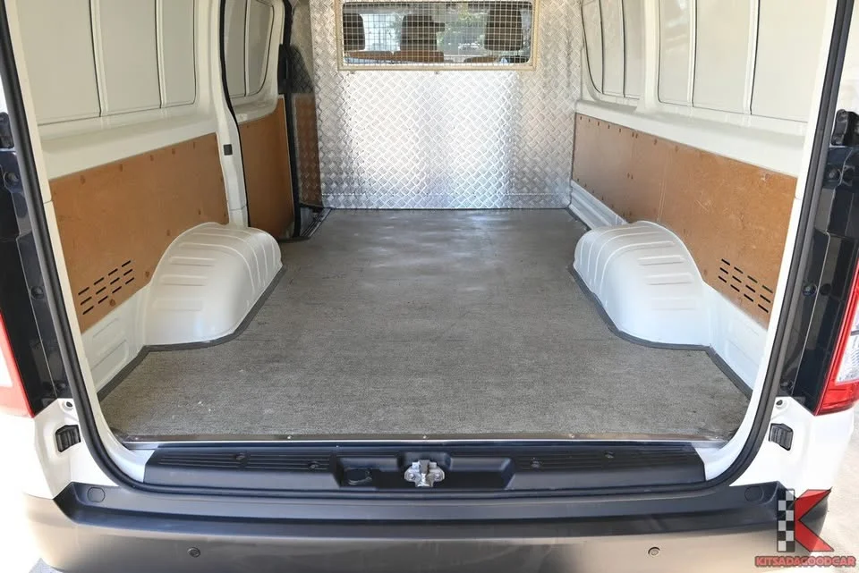 2022 Toyota HiAce VI (H300) 3