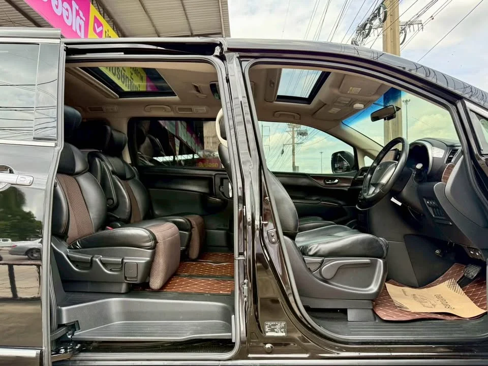 2011 Nissan Elgrand III (E52) 2