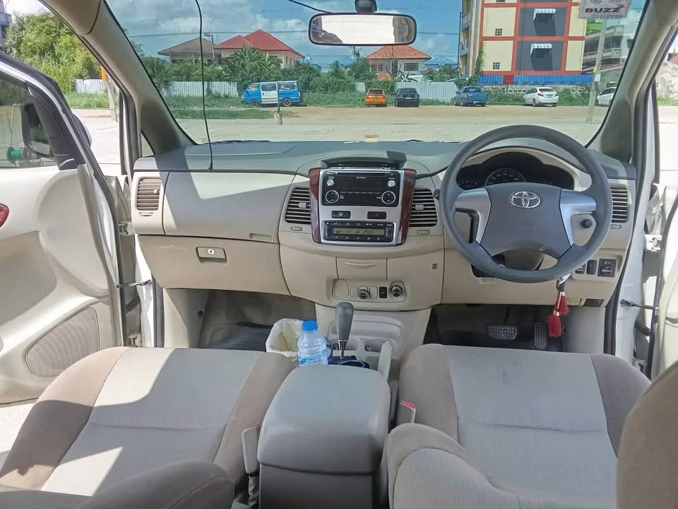 2015 Toyota Innova I 3