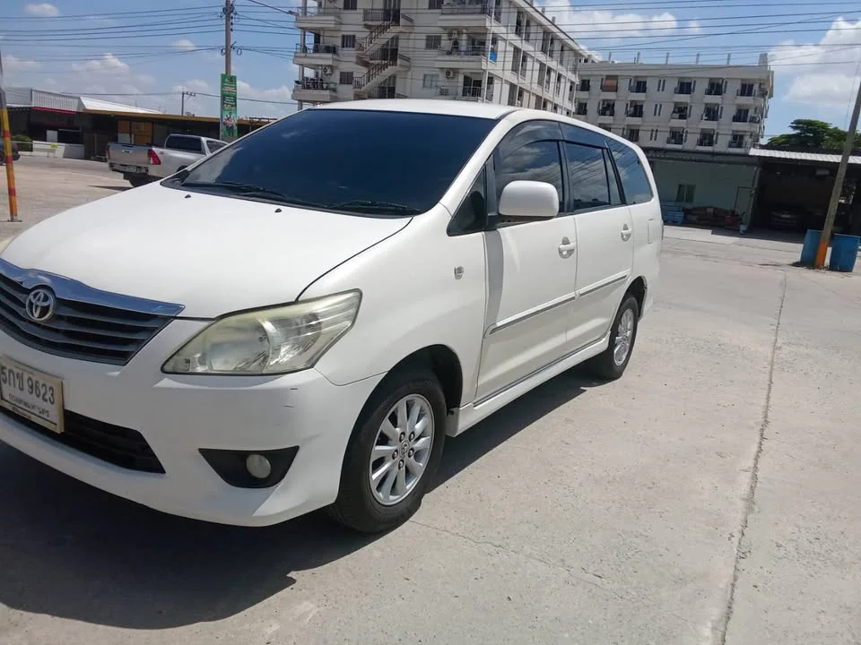 2015 Toyota Innova I 2
